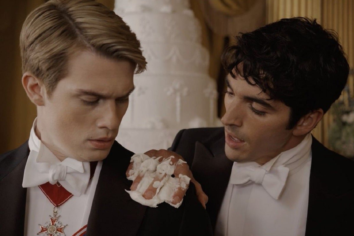 Rojo, Blanco y Sangre azul